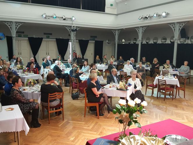 Kilkanaście par świętowało w Lesznie złote gody