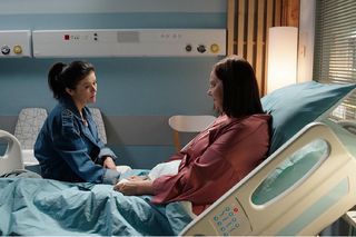 M jak miłość odc. 1815. Kinga (Katarzyna Cichopek), Krysia Filarska (Hanna Mikuć)