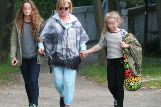 1PUBBL_KATARZYNA FIGURA Z CÓRKAMI