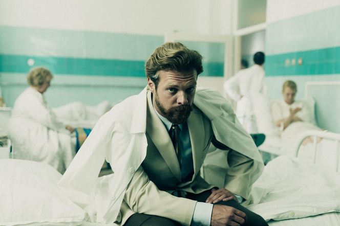 Czarna śmierć.  dr Jakub Wojtasik (Piotr Pacek)