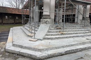 Remont dzwonnicy na pl. Kolegiackim w Nowym Sączu