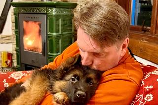 Tomasz Lis z psem Lutrem