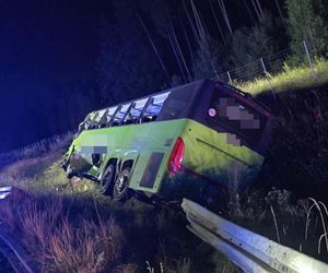 Dramat na S7. Autobus zderzył się z samochodem ciężarowym. Dziecko wśród poszkodowanych