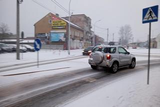 Zima w Świętokrzyskiem. Skarżysko-Kamienna w białym puchu. Zobacz zdjęcia