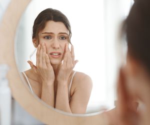 Suche skórki na twarzy - skąd się biorą i jak się ich pozbyć?