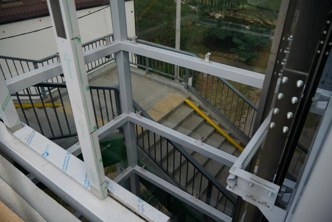 Rewolucja na stacji PKP Gocławek. Drogowcy montują nowe windy. Co się zmieni?