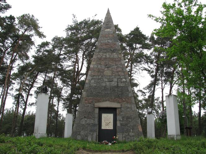 Grobowiec Franciszka Łakińskiego
