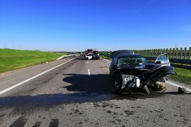 Groźny wypadek na A4. BMW zderzyło się z Audi