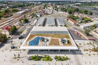 Dworzec Metropolitalny w Lublinie pracowni Tremend z nagrodą WAF 2024 w Singapurze