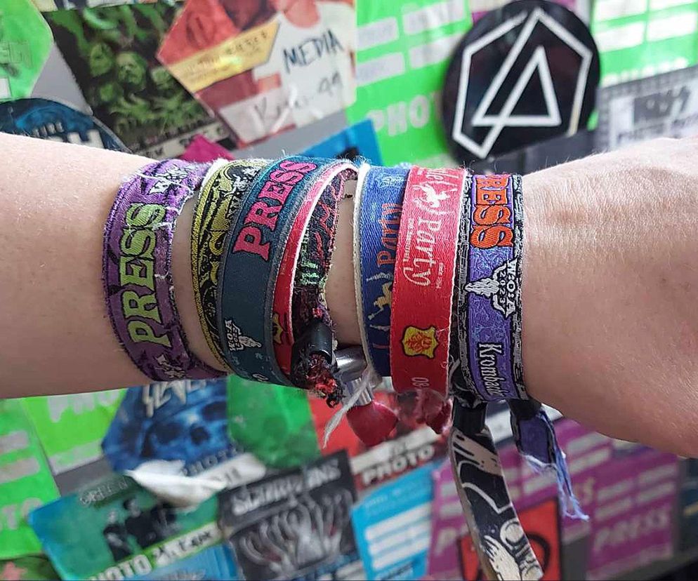 Wciąż nosisz festiwalową opaskę? Uważaj, może być groźna dla zdrowia