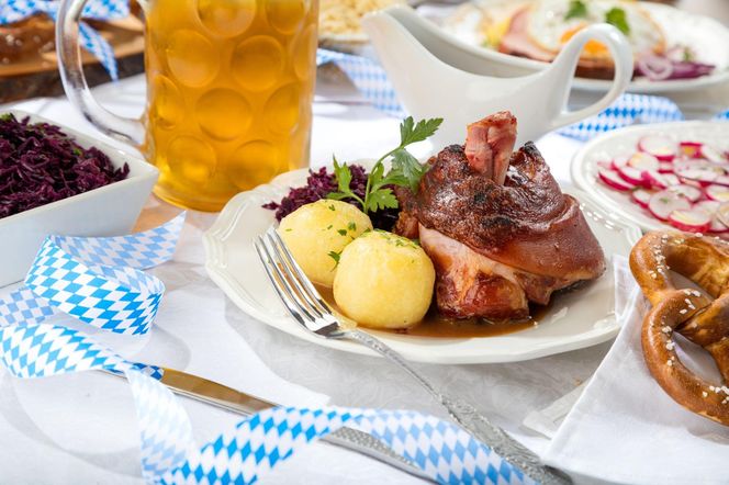 Niebo dla mięsożerców! Golonka w piwie według Magdy Gessler z restauracji Pyszny Browar