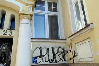 Sopot pod warstwą farby ze spreju. Graffiti w kurorcie
