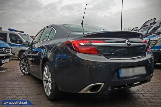 Nieoznakowany Opel Insignia OPC