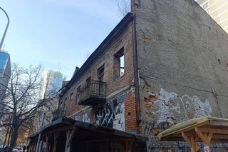 Zabytowa warszawska kamienica przy Łuckiej 8 legła w gruzach