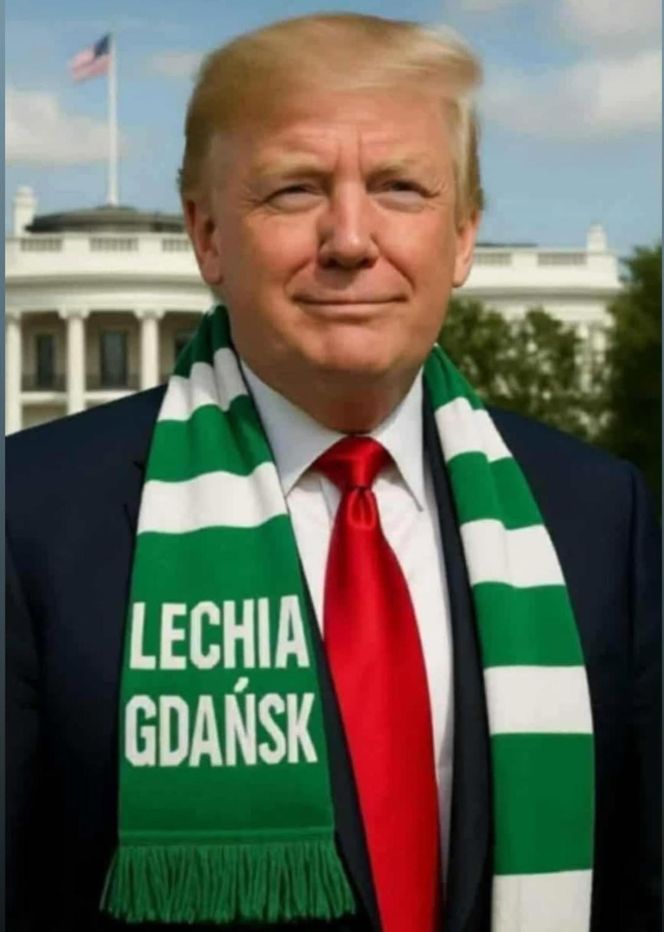 Donald Trump w szaliku Lechii Gdańsk