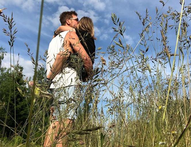 Mikołaj Roznerski i jego syn Antek na Instagramie - 2021 r. 