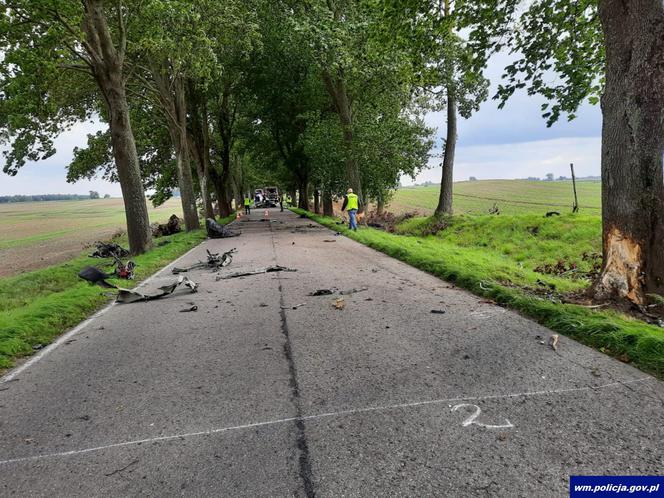 Tragiczny wypadek porsche w Olszewie. Auto spłonęło, dwaj biznesmeni nie żyją [ZDJĘCIA]