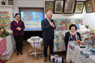 Janina Kruk - malarka z Zalipia w Muzeum Etnograficznym w Tarnowie