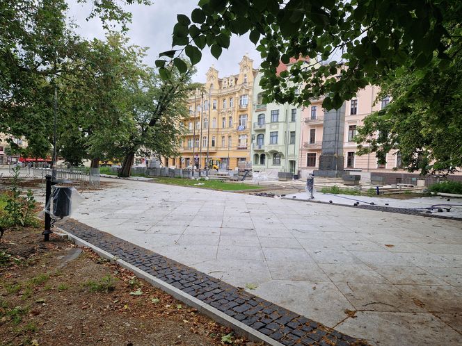 Tak przebiega rewitalizacja Placu Wolności w Bydgoszczy. Zaglądamy na plac budowy
