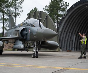 Samolot Mirage 2000