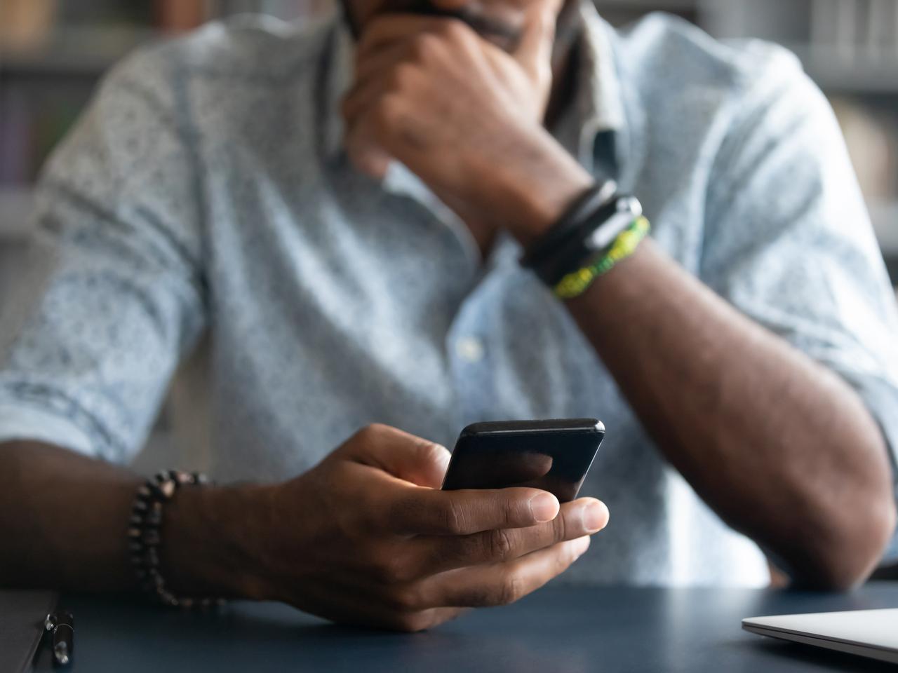 Ministerstwo Zdrowia wyśle 15,5 mln takich SMS-ów. Co to oznacza?