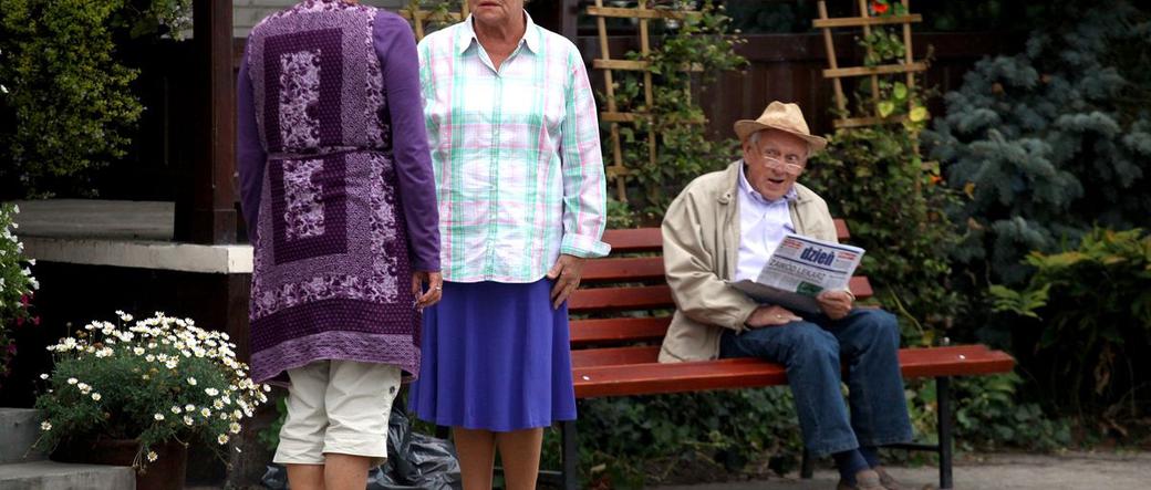 M jak miłość odc. 1028. Zośka Kisielowa (Małgorzata Różniatowska), Barbara Mostowiak (Teresa Lipowska), Lucjan (Witold Pyrkosz)