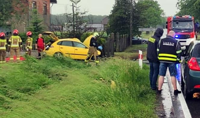 Tragiczny wypadek w Pokrzywnicy na DK 40. Zginęła 18-latka