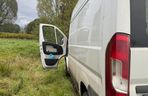 Nieudana blokada policji pod Jelenią Górą. Kierowca fiata ducato pojechał dalej [ZDJĘCIA]