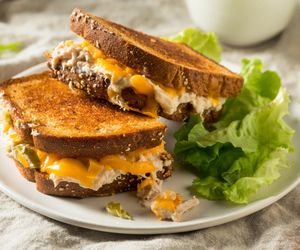 Zwykła kanapka? Nie tym razem! Poznaj kultowy amerykański tuna melt