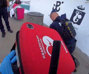 Mężczyzna spadł z muru i przestał oddychać! Heroiczna akcja policjantów