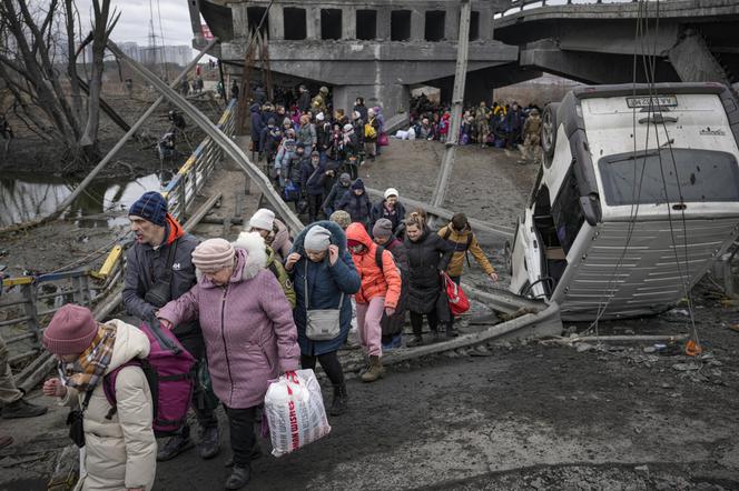 Tak się żeruje na wojnie na Ukrainie! Kobieta z trójką dzieci zostawieni sami sobie