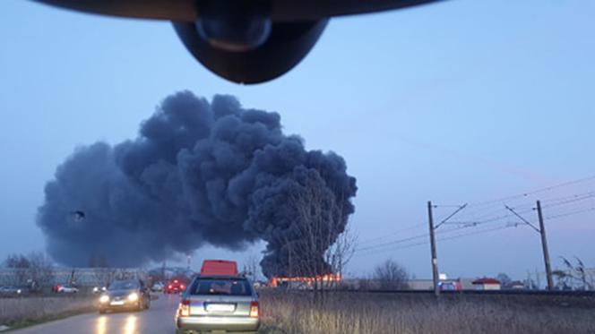 Gigantyczny pożar pod Warszawą
