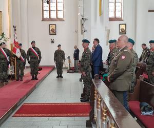 Nadanie sztandaru dla 16 WOG