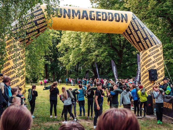 Runmageddon Kids rozgrzał Chorzów. 330 młodych zawodników pokonywało przeszkody