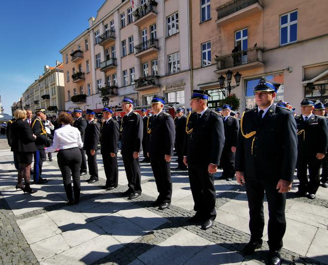 Uroczystość nadania sztandaru Komendzie Miejskiej Państwowej Straży Pożarnej w Kaliszu