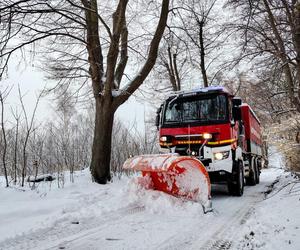  W powiecie braniewskim zima nie odpuszcza. Strażacy mają ręce pełne roboty