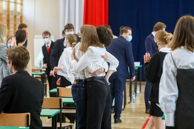 Matura w Polsce - arkusze CKE WYCIEKŁY. Komisja MOCNO zaostrza procedury!