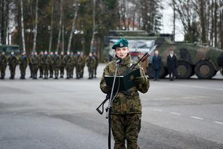 Olsztyn. Ponad 400 żołnierzy złożyło przysięgę. W uroczystości wziął udział szef MON [ZDJĘCIA]