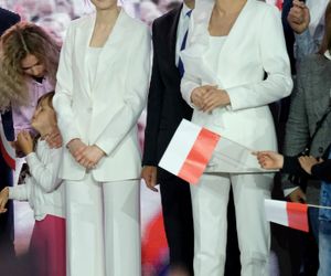 Co się stanie z kreacjami Agaty Dudy?