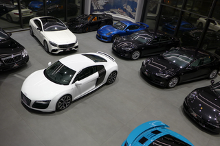 Fit Lovers kupili sobie nowy samochód z silnikiem V10. To sportowe coupe kosztuje krocie!