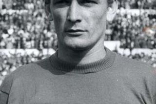 Luigi Gigi Riva - najlepszy strzelec w historii piłkarskiej reprezentacji Włoch (zmarł w wieku 79 lat)