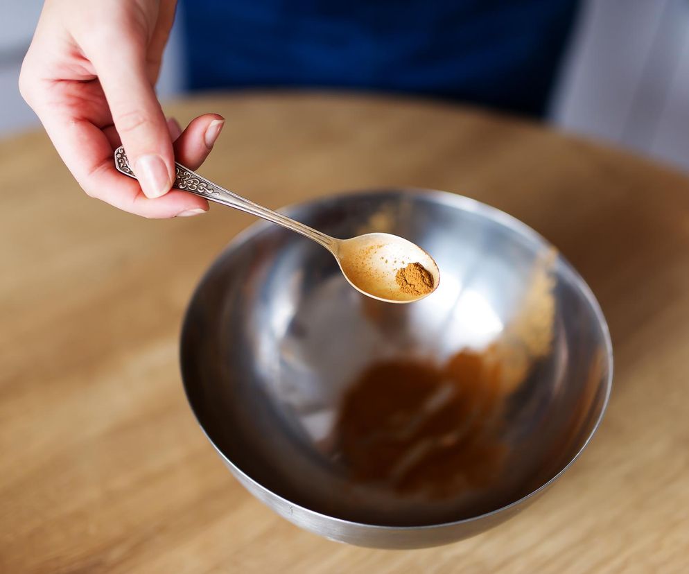 Wystarczy jedna łyżeczka przyprawy i szklanka wody. Szybko pozbędziesz się boczków