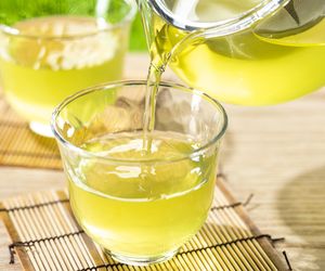 Połącz witaminę z zieloną herbatą! To klucz do oczyszczenia mózgu ze szkodliwych białek