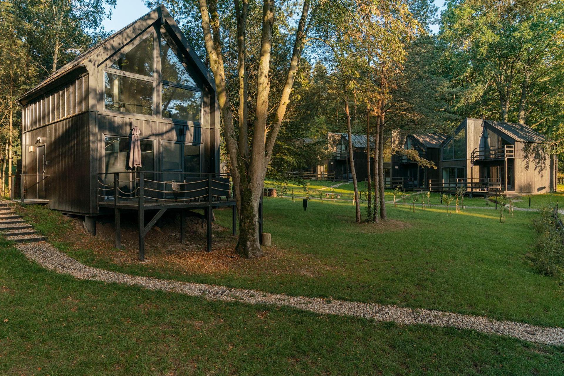 Metamorfoza domu wczasowego z PRL: ośrodek Leśna Przystań we Fromborku
