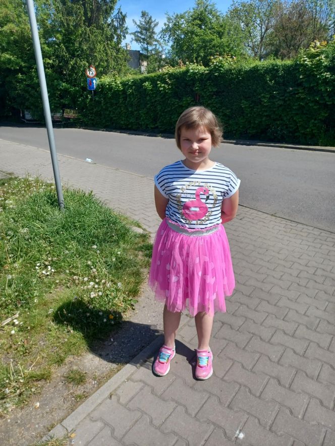 Krzyż runął na 5-letnią Marysię! Cudem przeżyła, a winnych wciąż brak