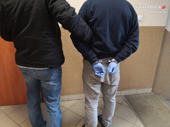 Wystawił na klatkę butlę gazową i odkręcił zawór. Krzyczał: "Wysadzę was!"