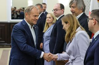 Tak Tusk przywitał Pełczyńską-Nałęcz. Uprzejmości? A gdzie tam! Wszystko się nagrało!