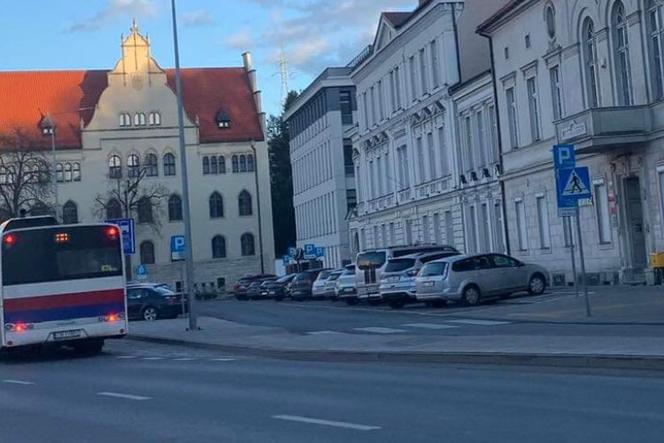 Parkingi