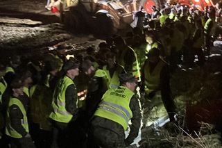 Mieszkańcy Brzegu i Oławy walczą z falą powodziową