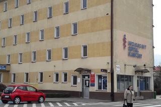 Ponad połowa ratowników ze szpitala wojskowego we Wrocławiu złożyła wypowiedzenia. Jak będzie działał SOR? [AUDIO]